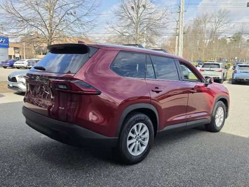 New 2026 Toyota Grand Highlander XLE image 3