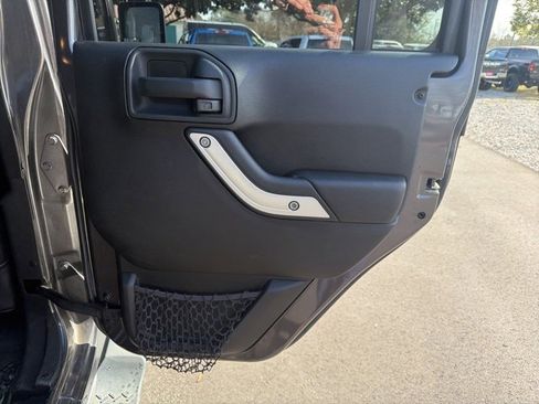 Used 2016 Jeep Wrangler Unlimited Sahara w/ Max Tow Package image 11