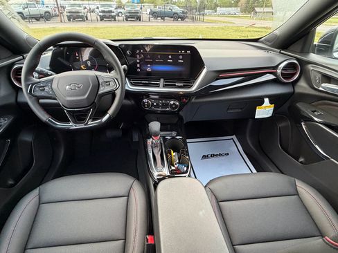 New 2026 Chevrolet Trax RS image 3