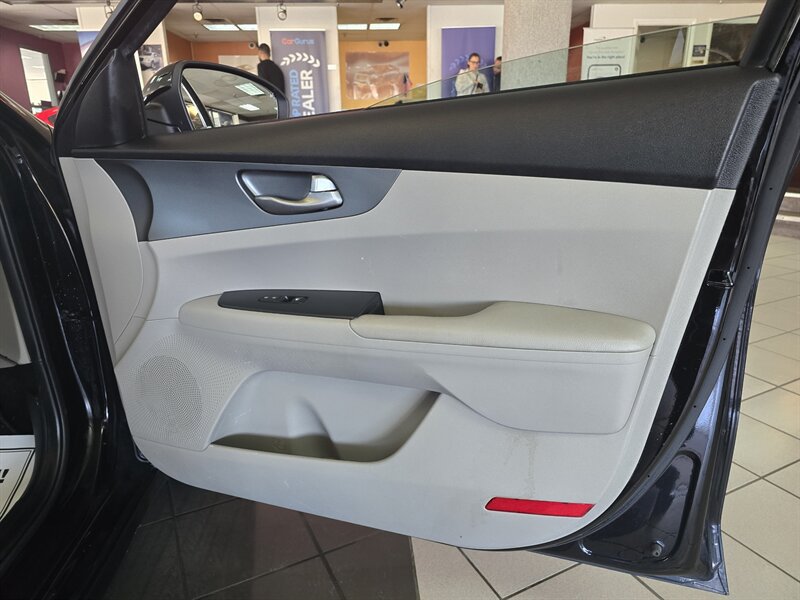 Used 2021 Kia Forte LXS FWD image 13