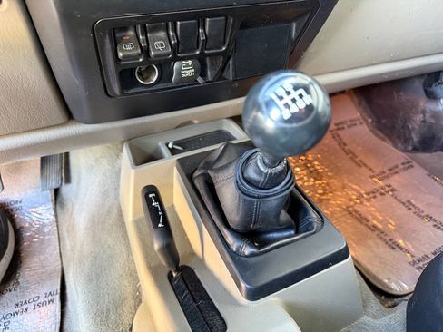 Used 2005 Jeep Wrangler Unlimited AWD/4WD image 16