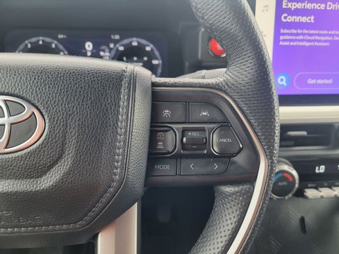 Used 2024 Toyota Tacoma TRD Off-Road image 28