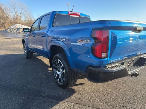 Used 2023 Chevrolet Colorado Z71 w/ Z71 Convenience Package 2 image 9
