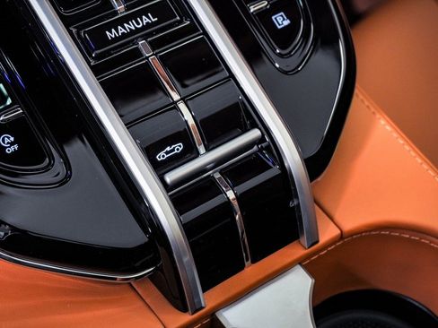 New 2026 Aston Martin V8 Vantage Roadster image 35