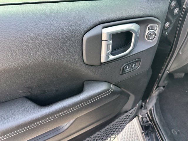 Used 2021 Jeep Wrangler Unlimited Sahara AWD/4WD image 18