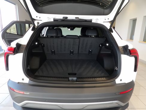 Used 2024 Chevrolet Blazer EV LT image 15