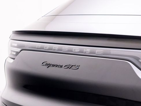 Certified 2023 Porsche Cayenne GTS AWD/4WD image 33