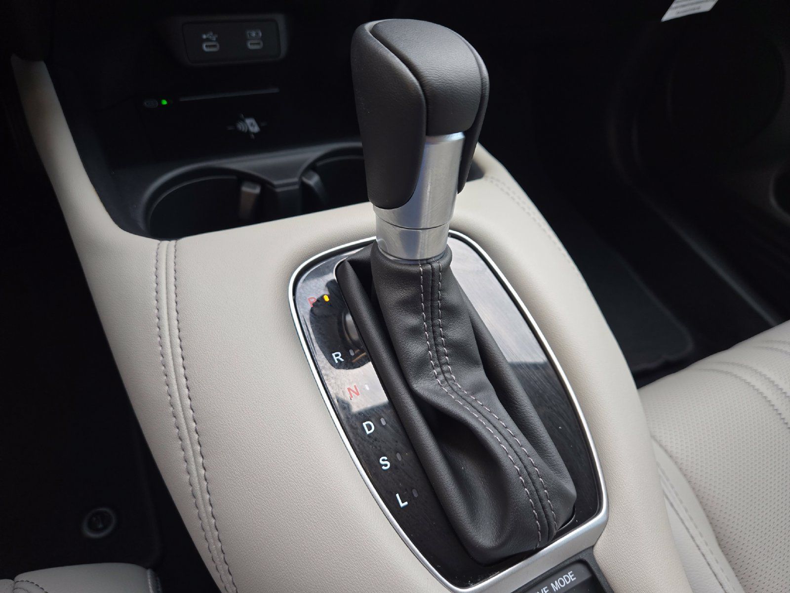 Used 2027 Honda HR-V EX-L image 19