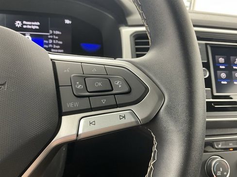 Used 2022 Volkswagen Atlas Cross Sport SE image 18