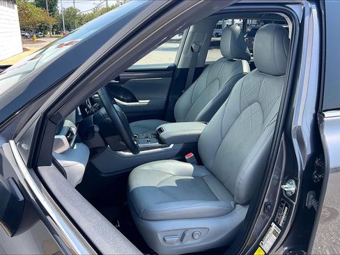 Used 2024 Toyota Highlander Platinum AWD/4WD image 29