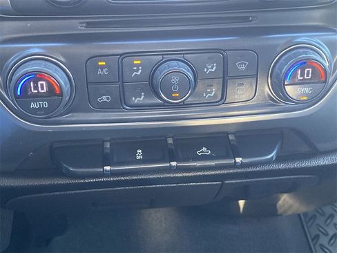 Used 2018 Chevrolet Silverado 1500 LT w/ Texas Edition image 19