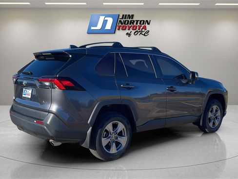 Used 2022 Toyota RAV4 XLE image 5