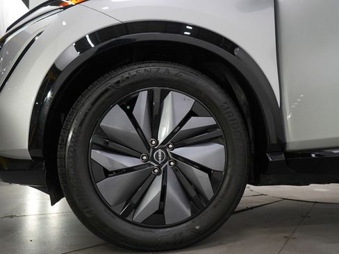 Used 2023 Nissan Ariya AWD image 31