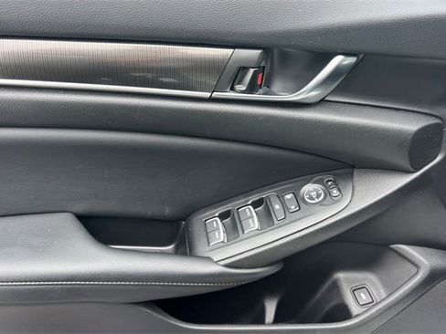 Used 2022 Honda Accord Sport image 11