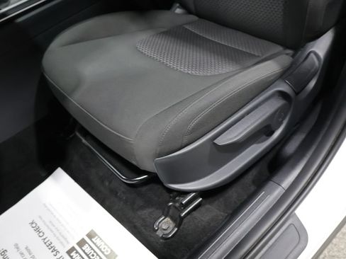 Used 2024 Kia Sportage LX AWD/4WD image 12