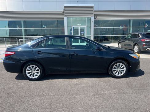 Used 2016 Toyota Camry LE FWD image 4