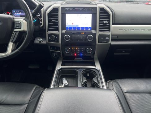 Used 2020 Ford F350 Lariat image 14