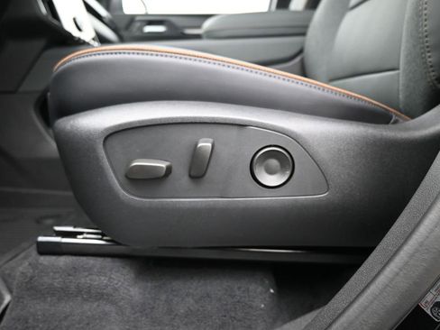 New 2026 GMC Acadia AT4 w/ Luxury Package AWD/4WD image 13