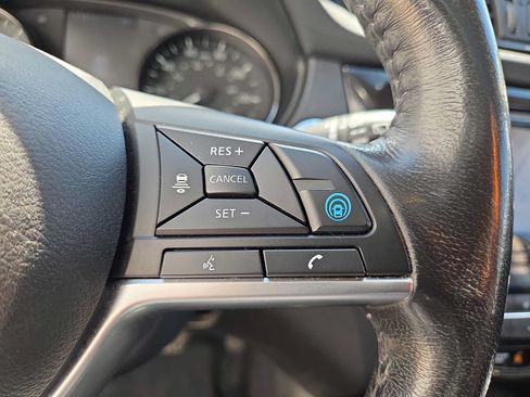 Used 2019 Nissan Rogue SV w/ Sun & Sound Touring Package AWD/4WD image 23