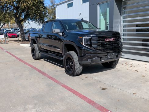 Used 2024 GMC Sierra 1500 Elevation w/ Preferred Package image 2