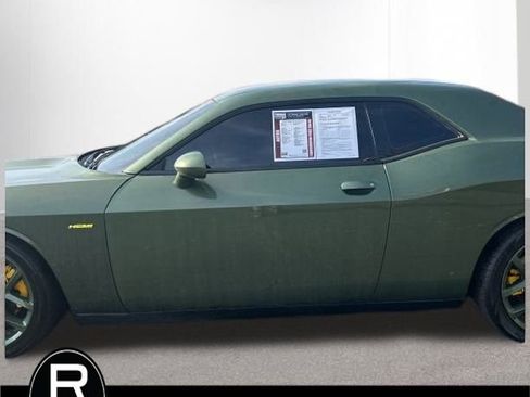 Used 2022 Dodge Challenger R/T w/ Driver Convenience Group image 9