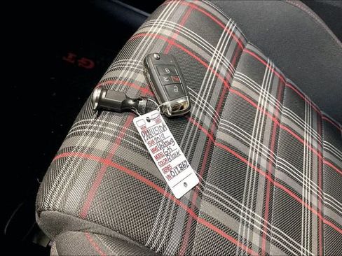 Used 2019 Volkswagen GTI S image 11