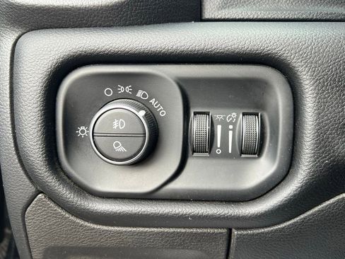 Used 2019 RAM 1500 Laramie AWD/4WD image 28