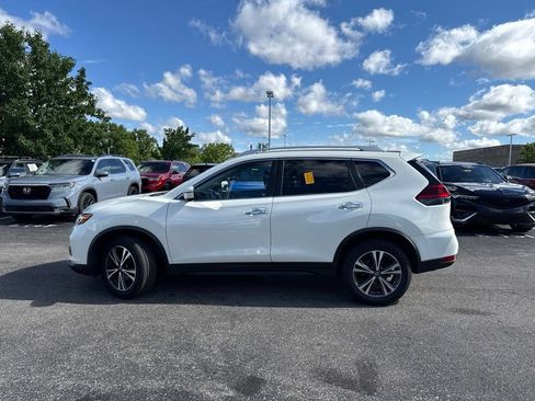 Used 2019 Nissan Rogue SV w/ Premium Package AWD/4WD image 6