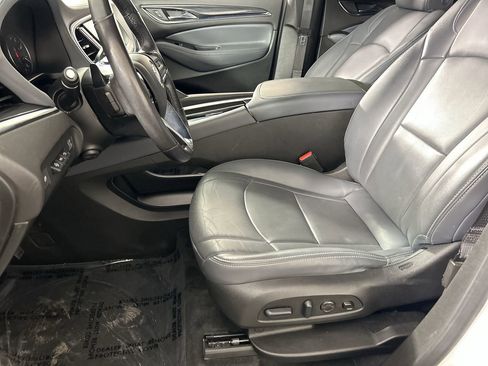 Used 2024 Buick Enclave Premium image 20