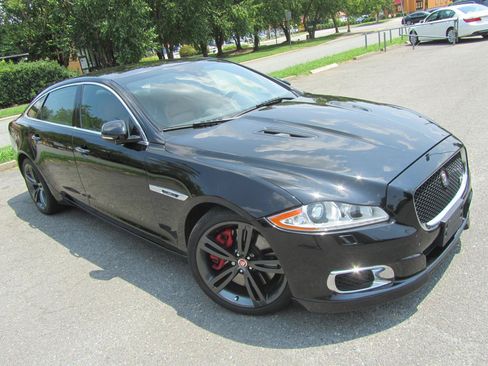 Used 2014 Jaguar XJ R LWB RWD image 3