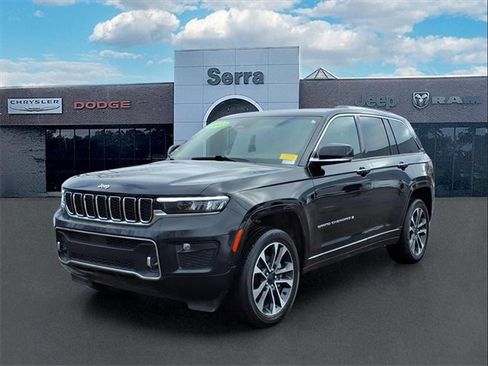 Used 2023 Jeep Grand Cherokee Overland image 3