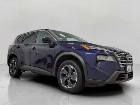 Used 2025 Nissan Rogue SV image 1