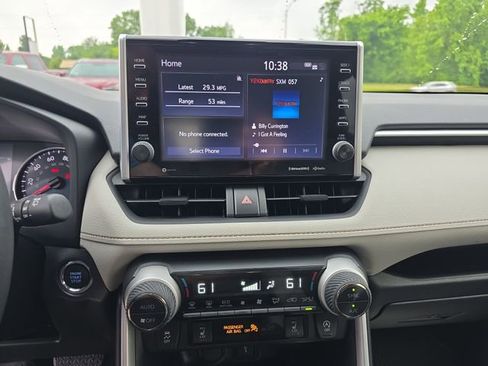 Used 2022 Toyota RAV4 XLE w/ Convenience Package AWD/4WD image 14