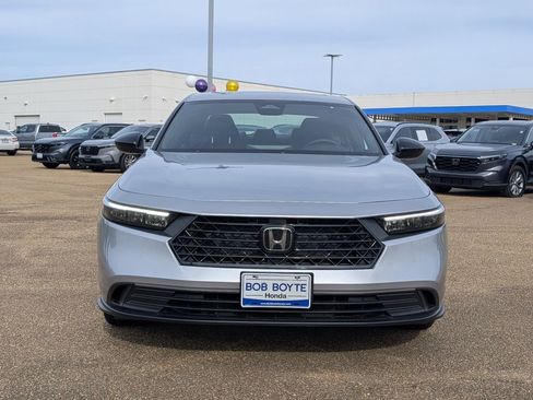 Used 2025 Honda Accord Sport image 8