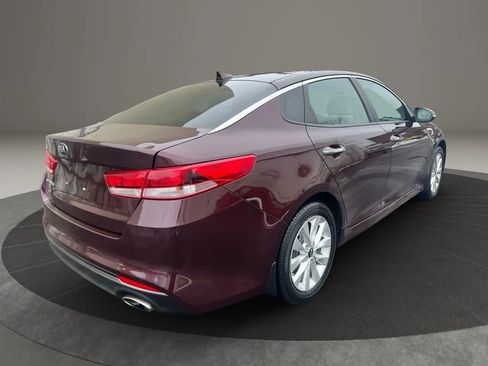 Used 2018 Kia Optima LX w/ 17" Alloy Wheels Package image 5