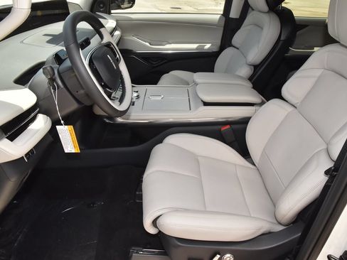 New 2026 Lincoln Navigator L Reserve w/ Jet Appearance Package AWD/4WD image 13