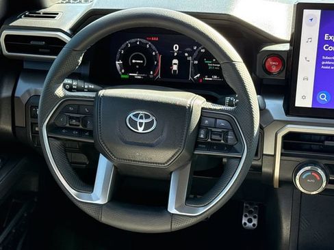 Used 2025 Toyota Tacoma TRD Sport AWD/4WD image 14