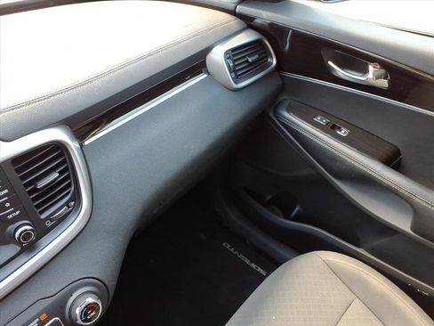 Used 2020 Kia Sorento LX w/ LX I4 Convenience Package FWD image 34