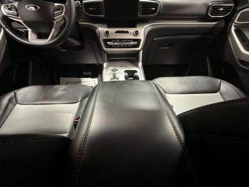 Certified 2023 Ford Explorer XLT w/ Equipment Group 202A AWD/4WD image 15