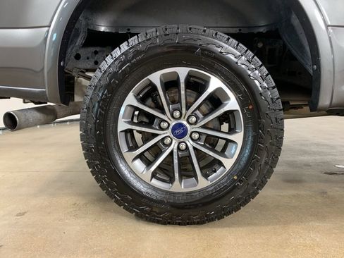Used 2020 Ford F150 XLT w/ Equipment Group 302A Luxury AWD/4WD image 38