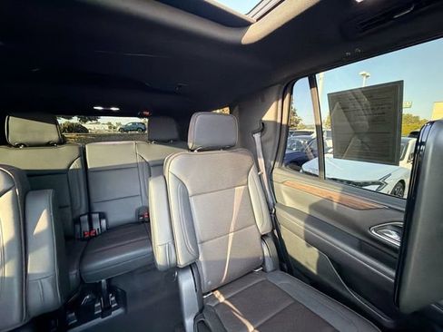 Used 2021 Chevrolet Tahoe High Country AWD/4WD image 14