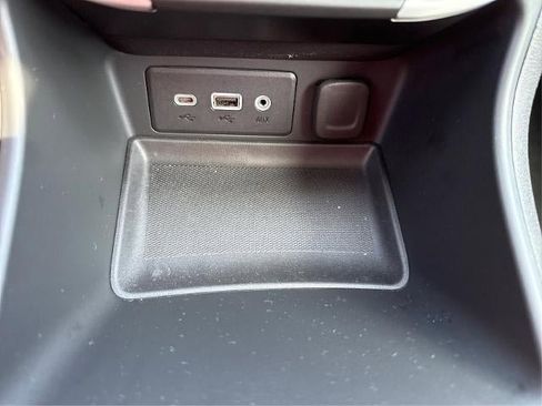 Used 2023 GMC Terrain SLE w/ Driver Convenience Package image 19