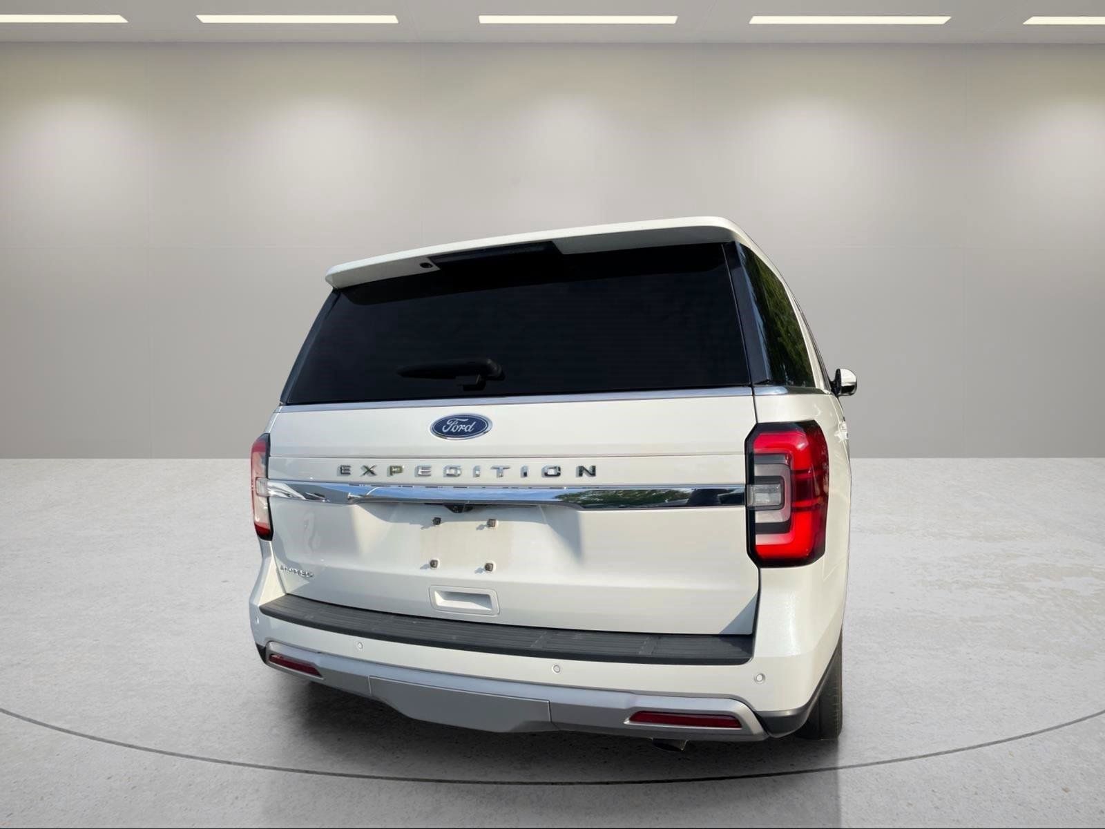 Used 2024 Ford Expedition Limited RWD image 11
