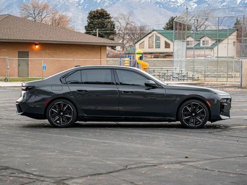 Used 2026 BMW i7 xDrive60 w/ Executive Package image 4