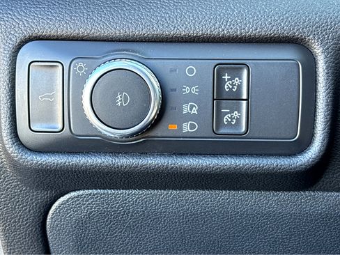 Used 2021 Ford Explorer Limited w/ Equipment Group 301A image 12