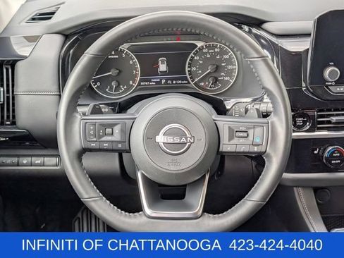 Used 2025 Nissan Pathfinder SV FWD image 23