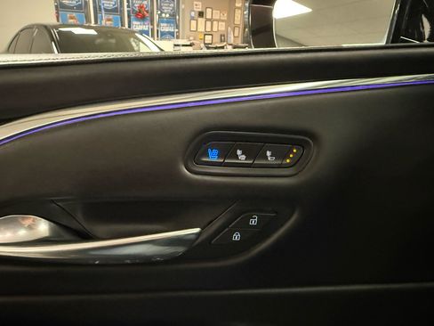 Used 2021 Cadillac Escalade ESV Sport Platinum image 34