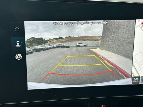 Used 2025 Hyundai Elantra SEL FWD image 23