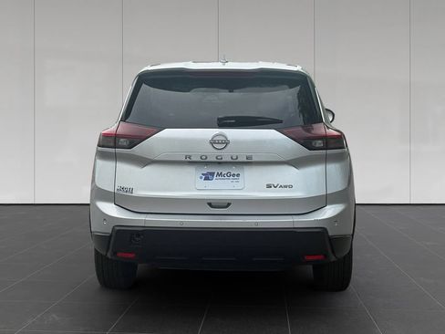Used 2024 Nissan Rogue SV AWD/4WD image 4