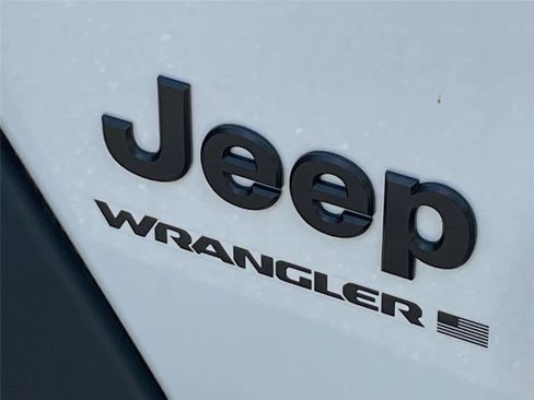 Used 2025 Jeep Wrangler Unlimited Sport AWD/4WD image 8